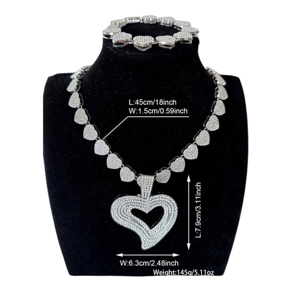 Elegant Silver Heart Necklace and Bracelet Set - Picture 2 of 4
